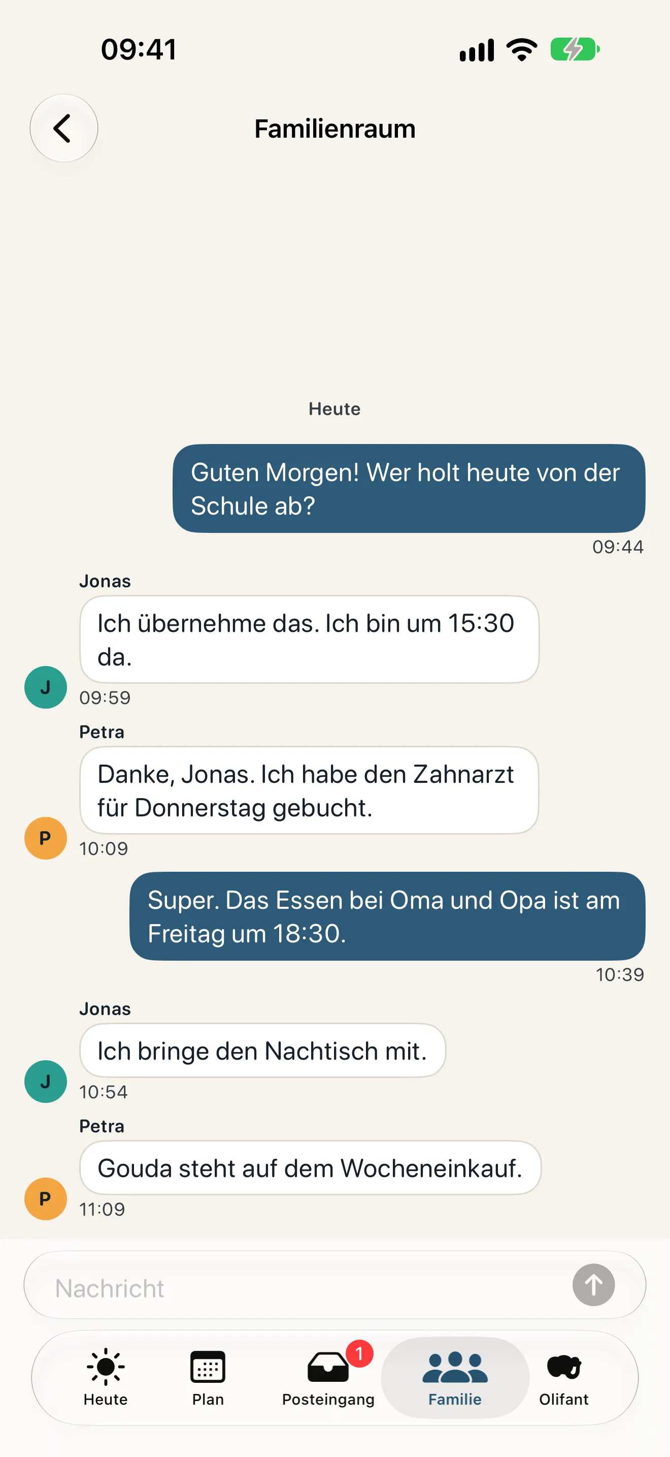 Der Familienraum von Olifant mit Nachrichten zur Abholung von der Schule, einem Zahnarzttermin und dem Abendessen bei Oma
